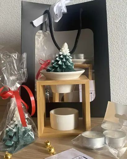 Coffret de Noël parfumé – 2 fondants déco sapin + brûle-parfum + chauffe-plat